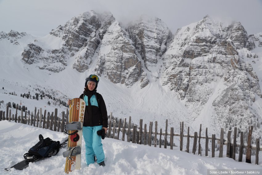 Симка катается на сноуборде или добро пожаловать в Иннсбрук