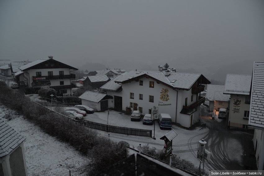 Симка катается на сноуборде или добро пожаловать в Иннсбрук