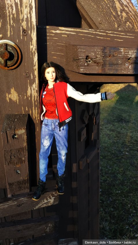 Люси от Dam toys — Коллекционные экшн (фото 7)