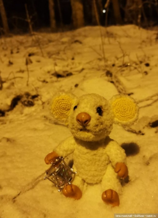 Вечер, Мышки в снежном лесу