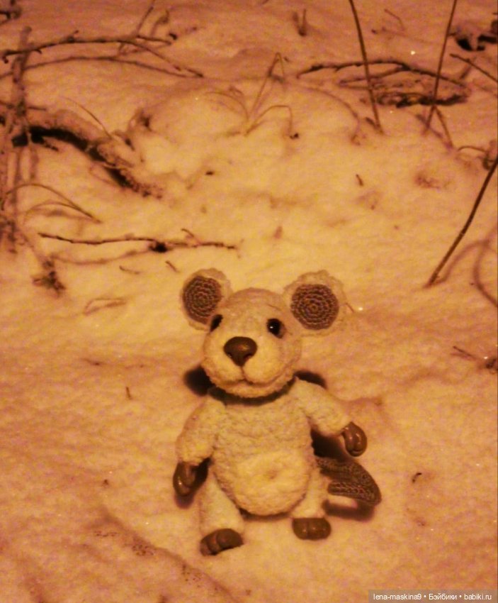 Вечер, Мышки в снежном лесу