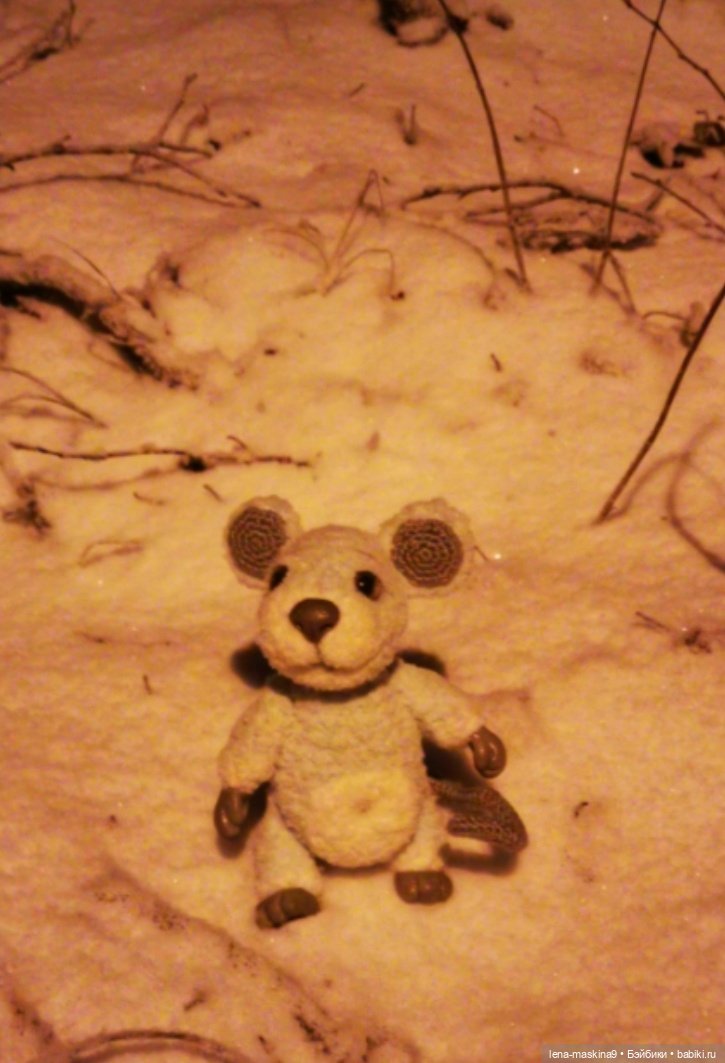 Вечер, Мышки в снежном лесу