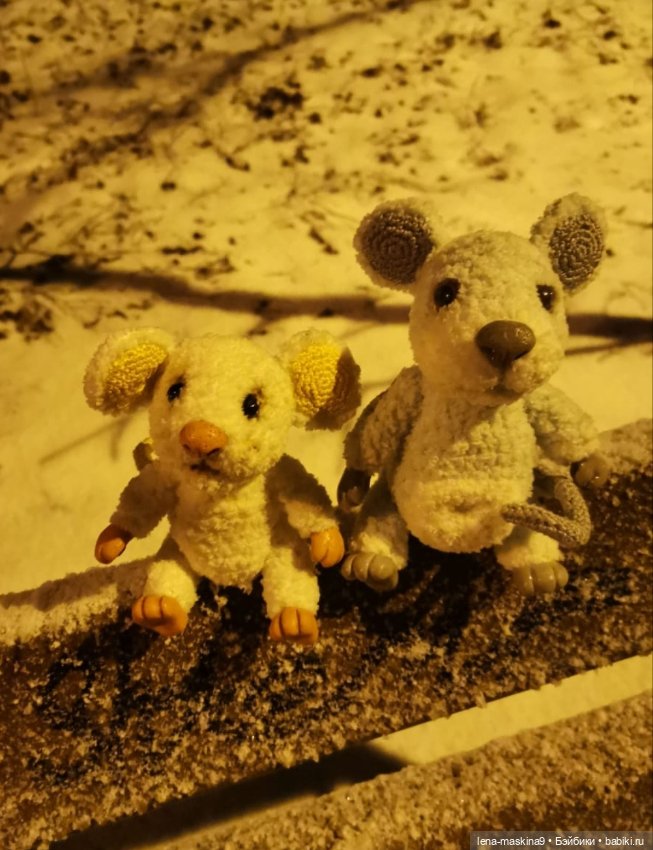 Вечер, Мышки в снежном лесу