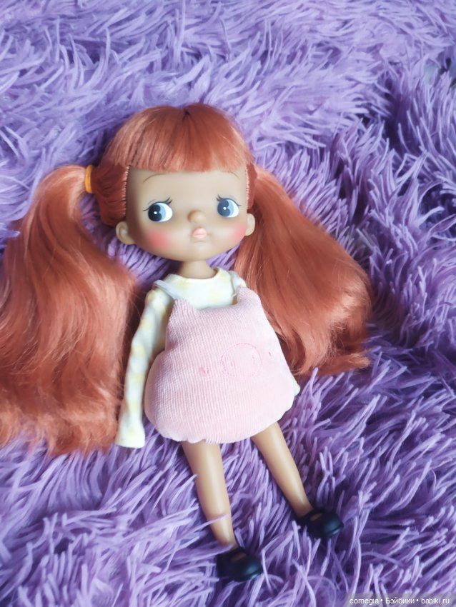 Holala Jina - рыжая длиноволосая скромняшка