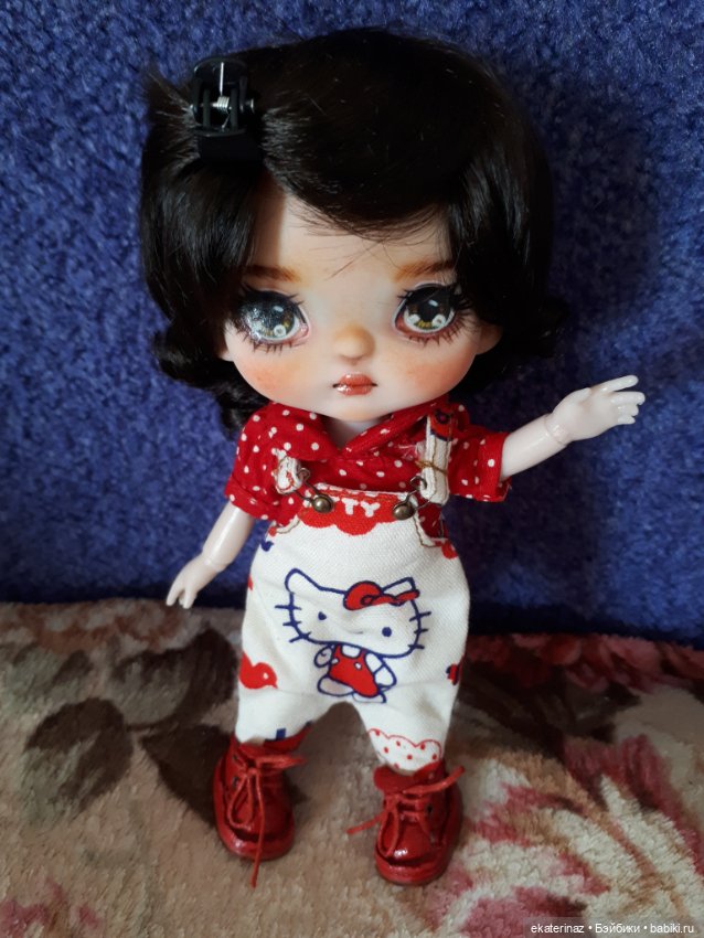 Холалашка дождалась парик