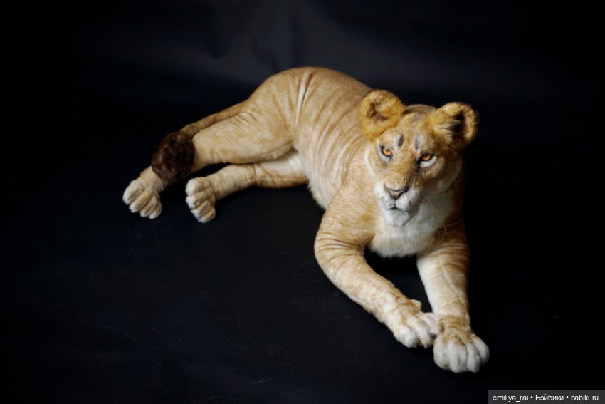 Лев и Львица. Реалистичные игрушки