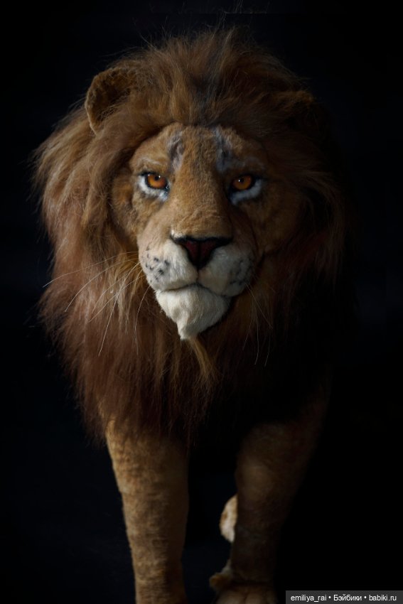 Лев и Львица. Реалистичные игрушки
