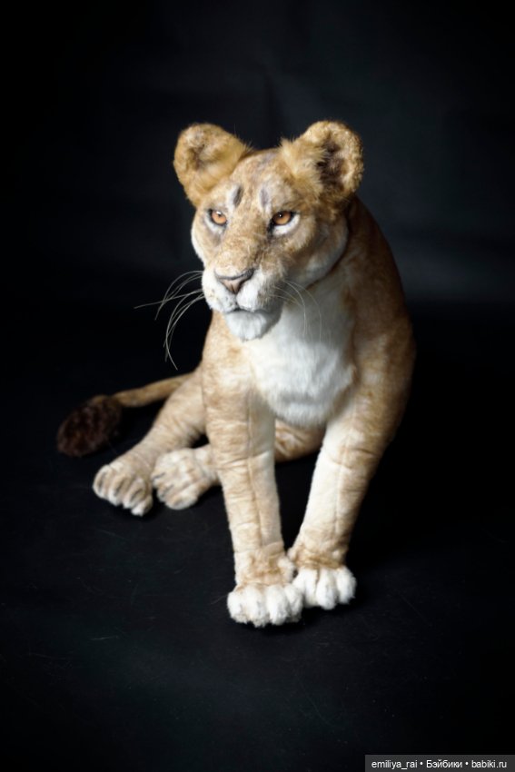 Лев и Львица. Реалистичные игрушки