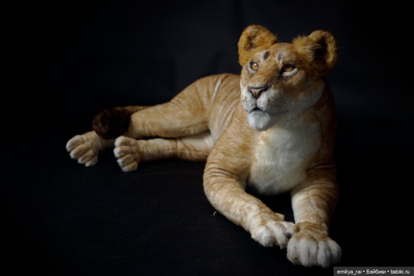 Лев и Львица. Реалистичные игрушки