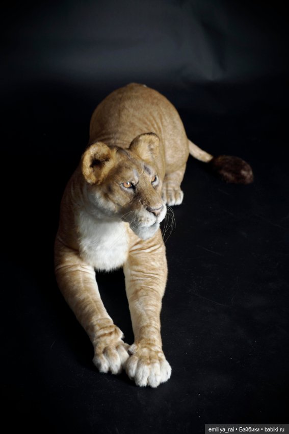 Лев и Львица. Реалистичные игрушки