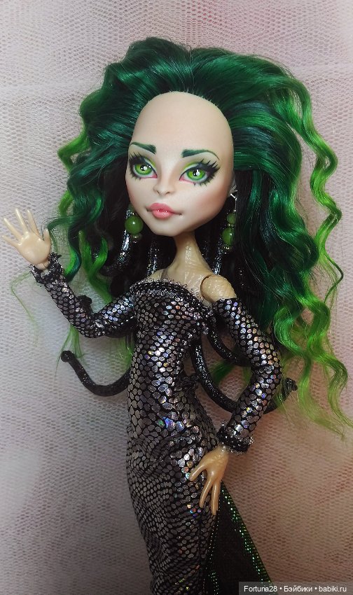 Женщина-змея - величественная и томная (фото 4)