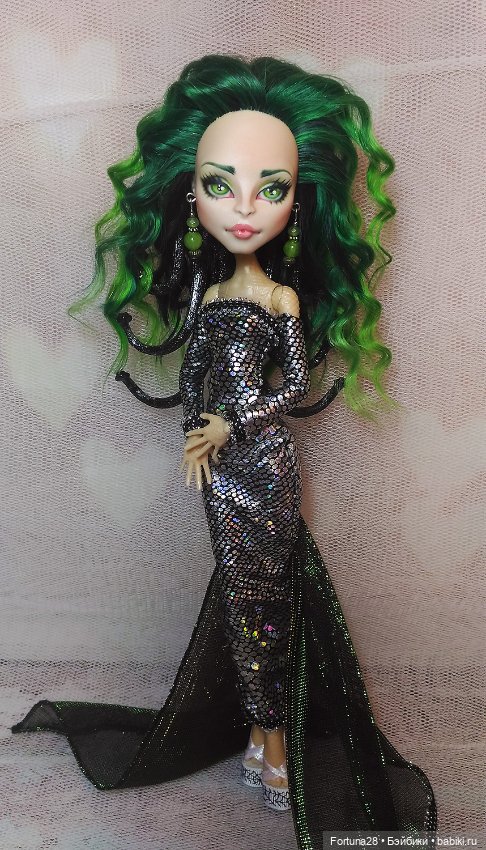 Женщина-змея - величественная и томная (фото 2)