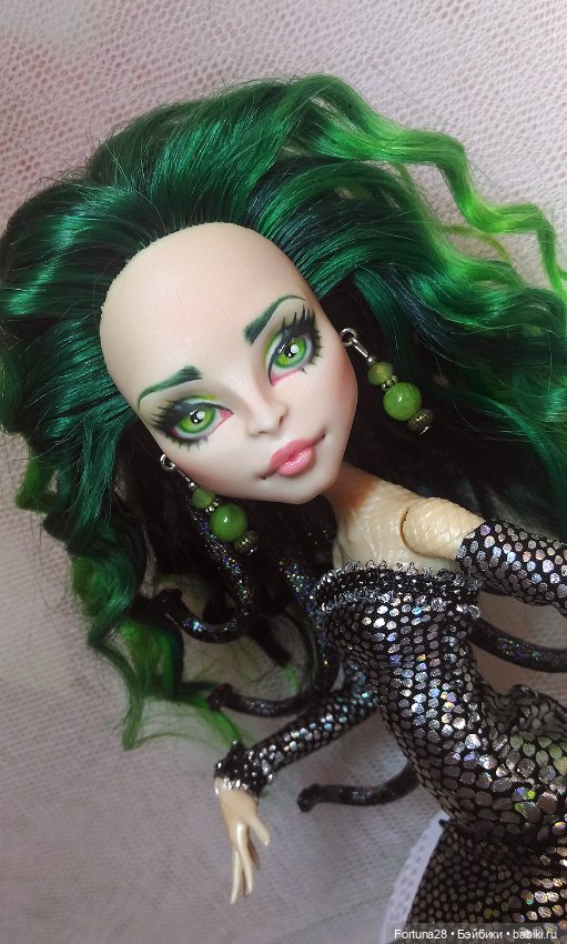 Женщина-змея - величественная и томная (фото 8)