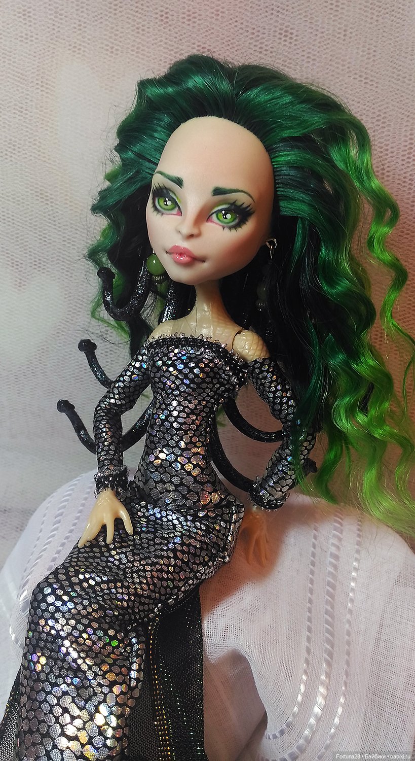 Женщина-змея - величественная и томная (фото 6)