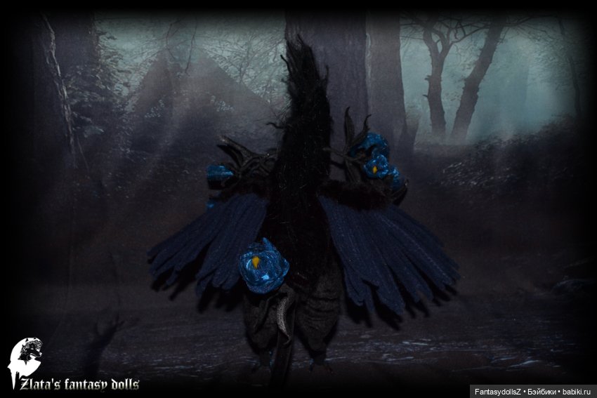 Зачарованный черный попугай авторская подвижная мягкая скульптура (фото 7)