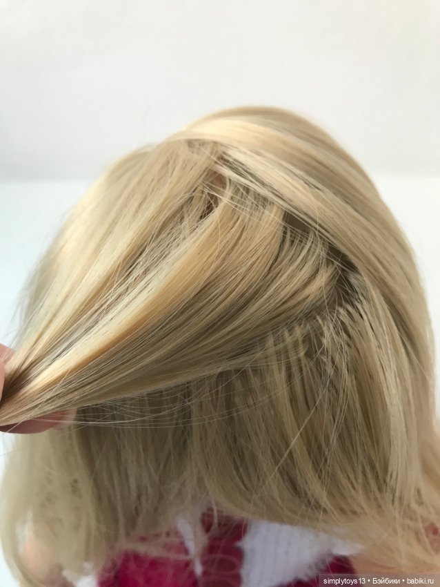 Как сделать фигурный (чешуйчатый) пробор кукле (фото 4)