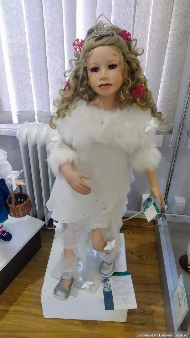 Выставка "Мир кукол" петербургского коллекционера Янины Фёдоровой в городе Олонец, Карелия 2020