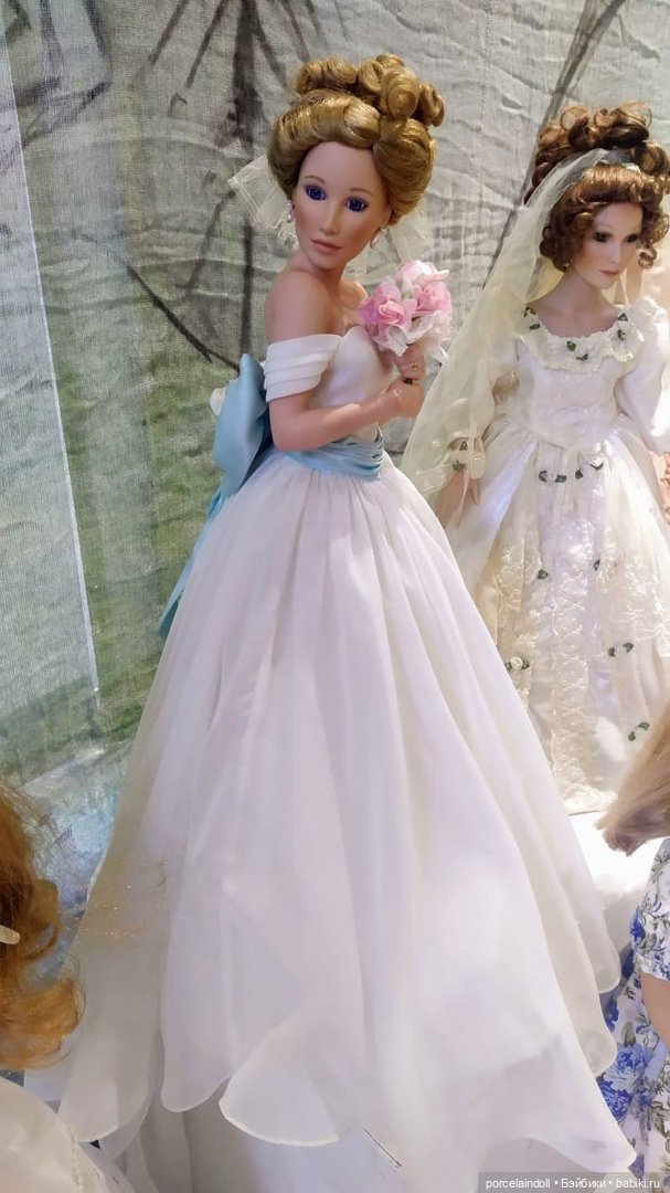 Выставка "Мир кукол" петербургского коллекционера Янины Фёдоровой в городе Олонец, Карелия 2020