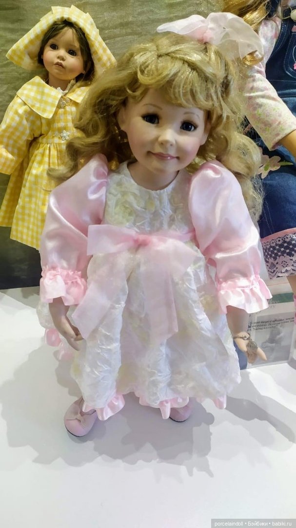 Выставка "Мир кукол" петербургского коллекционера Янины Фёдоровой в городе Олонец, Карелия 2020