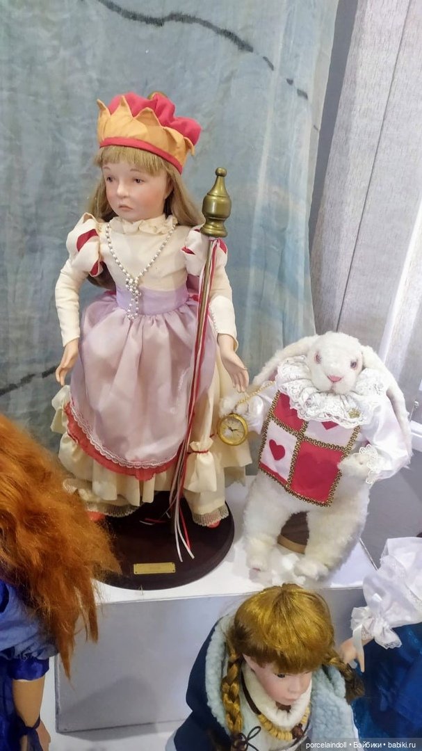 Выставка "Мир кукол" петербургского коллекционера Янины Фёдоровой в городе Олонец, Карелия 2020