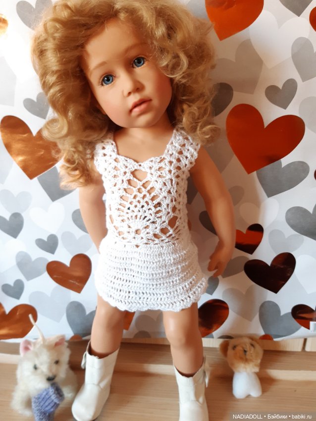 Голубоглазка AIMEE примеряет наряды (фото 4)