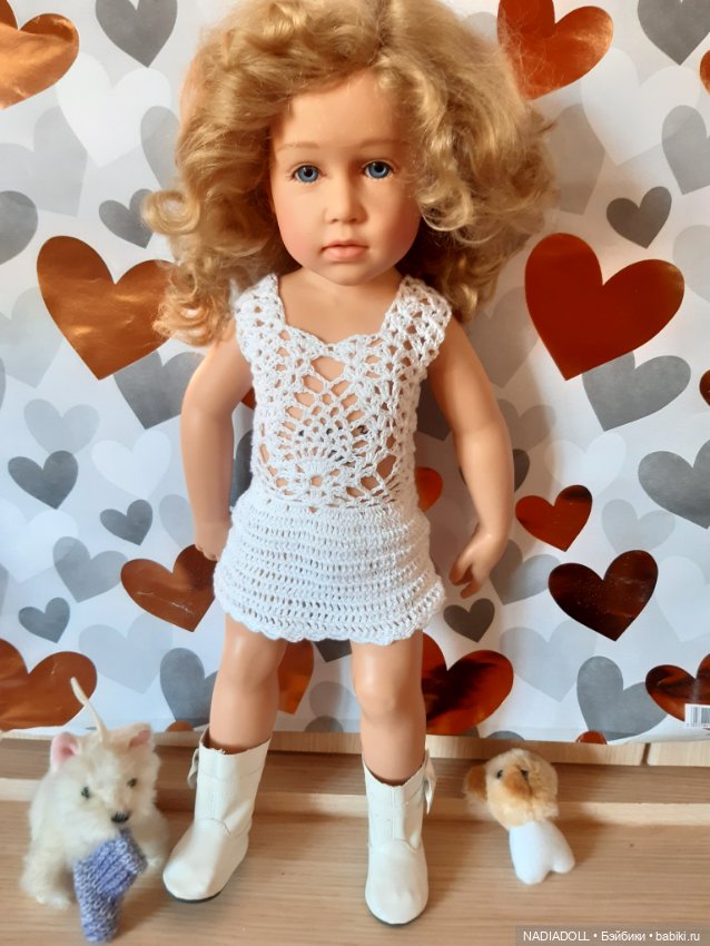 Голубоглазка AIMEE примеряет наряды (фото 5)