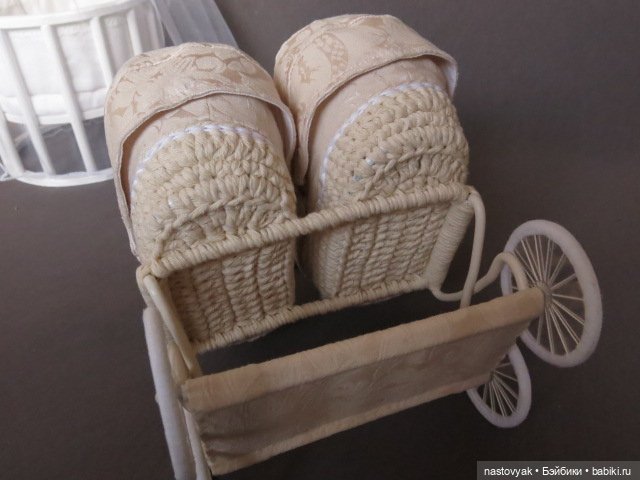 Кукольная коляска и кроватка для двойняшек. 1/6 (фото 7)