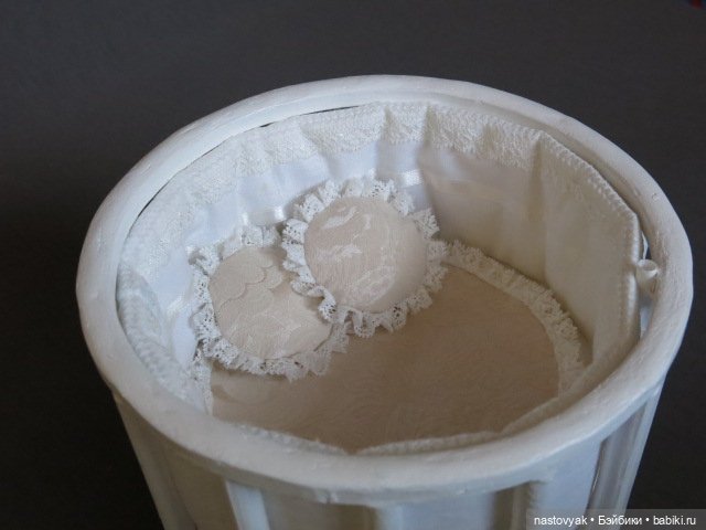 Кукольная коляска и кроватка для двойняшек. 1/6