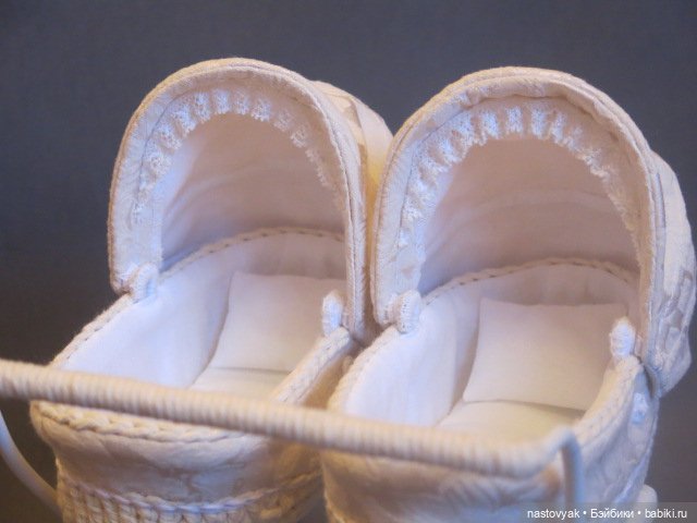 Кукольная коляска и кроватка для двойняшек. 1/6