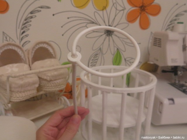 Кукольная коляска и кроватка для двойняшек. 1/6