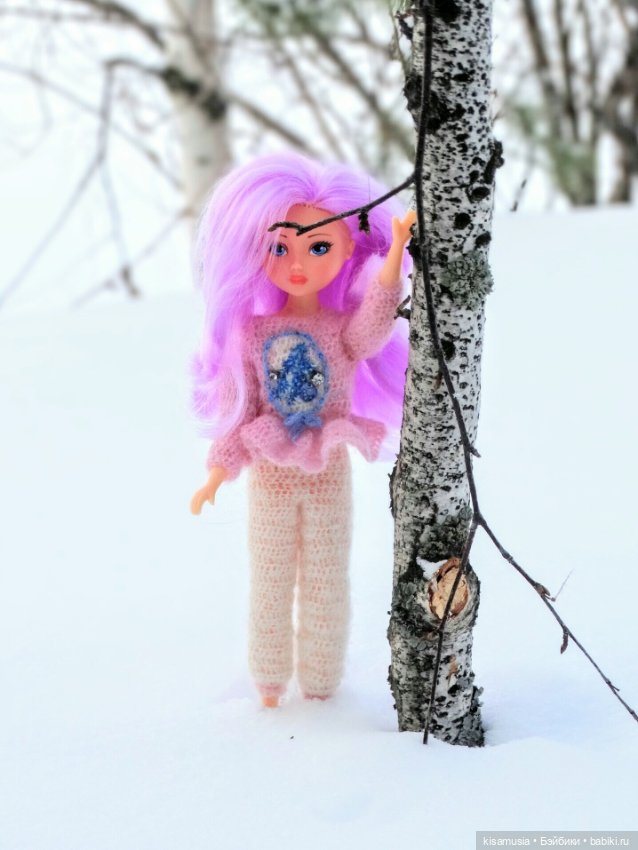 Зимняя прогулка стильных девчонок (фото 2)