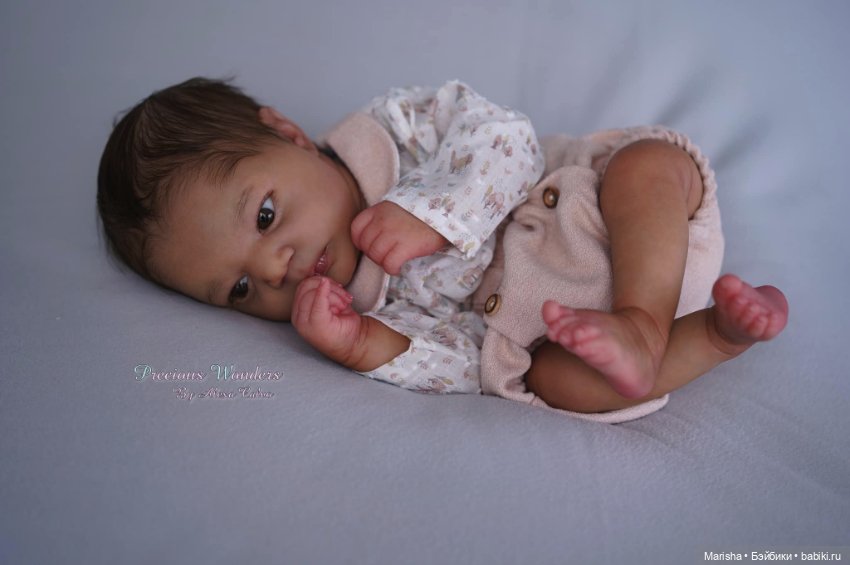 Johannah awake by Bountiful Baby, автор прототипа Alexa Calvo