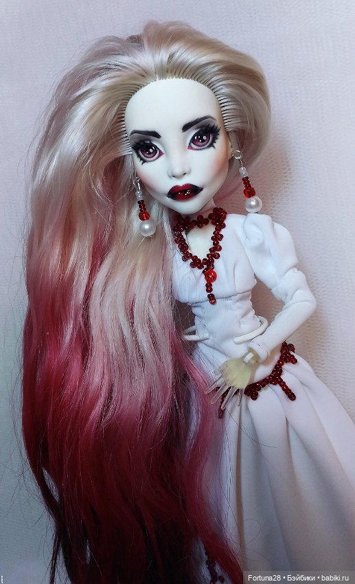 История о кровавой королеве (фото 3)