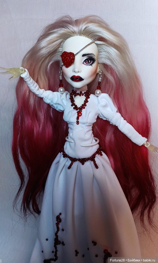 История о кровавой королеве (фото 2)