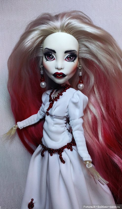 История о кровавой королеве (фото 6)