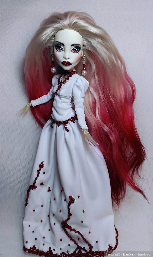 История о кровавой королеве (фото 4)