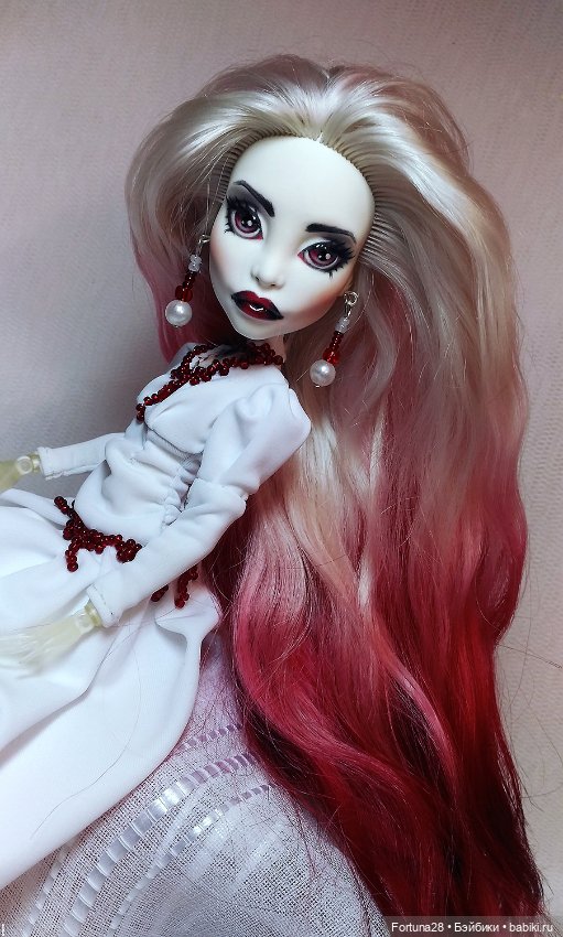 История о кровавой королеве (фото 10)