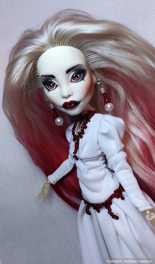 История о кровавой королеве (фото 7)