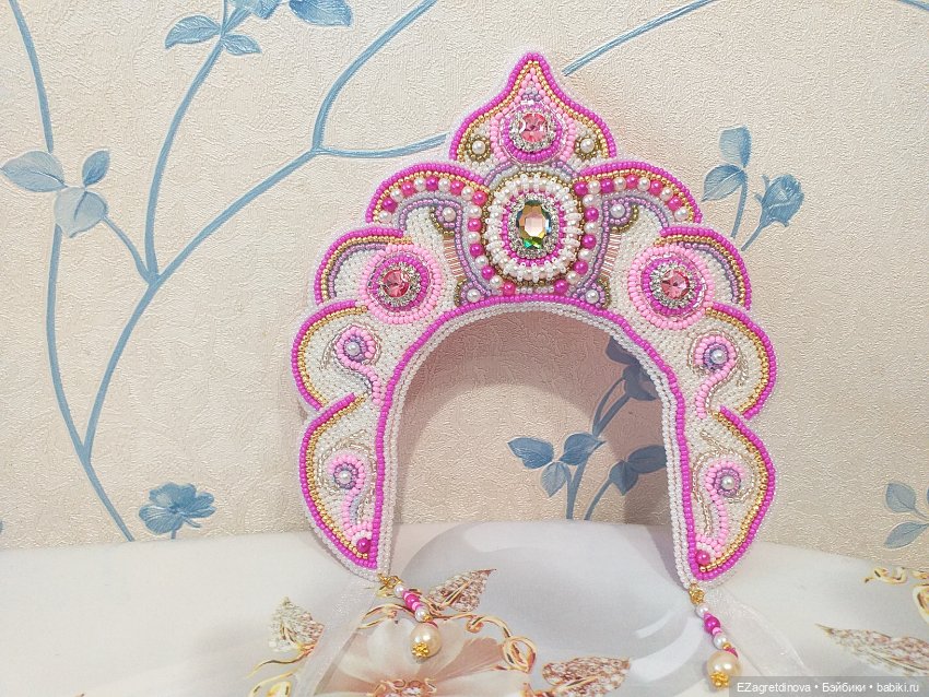 Новинки: Кокошники из бисера-2