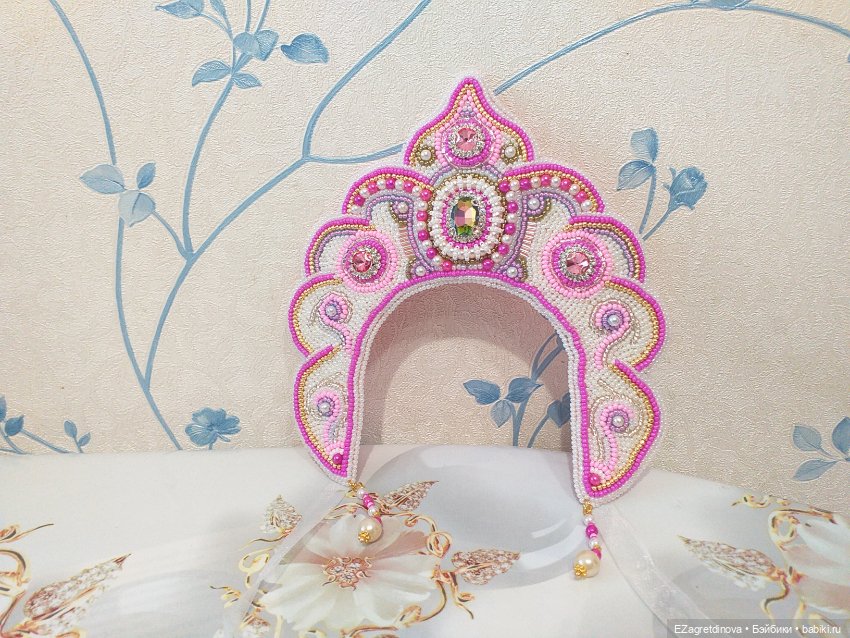 Новинки: Кокошники из бисера-2