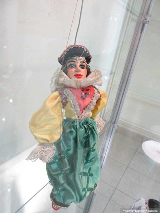 Выставка кукол "Волшебный мир образов и фантазий"