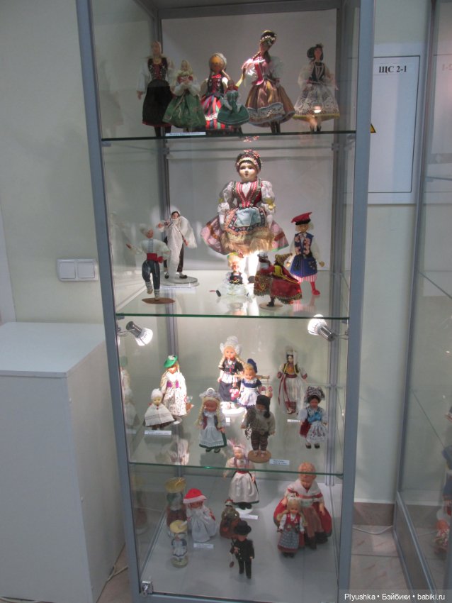 Выставка кукол "Волшебный мир образов и фантазий"