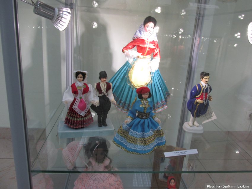 Выставка кукол "Волшебный мир образов и фантазий"