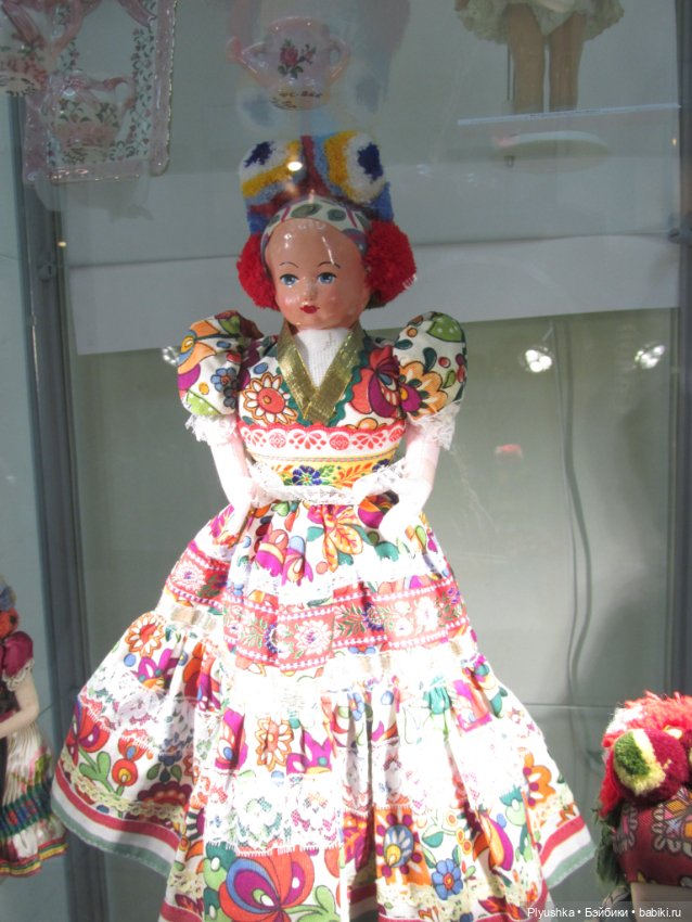 Выставка кукол "Волшебный мир образов и фантазий"