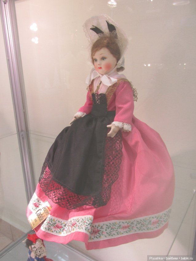 Выставка кукол "Волшебный мир образов и фантазий"