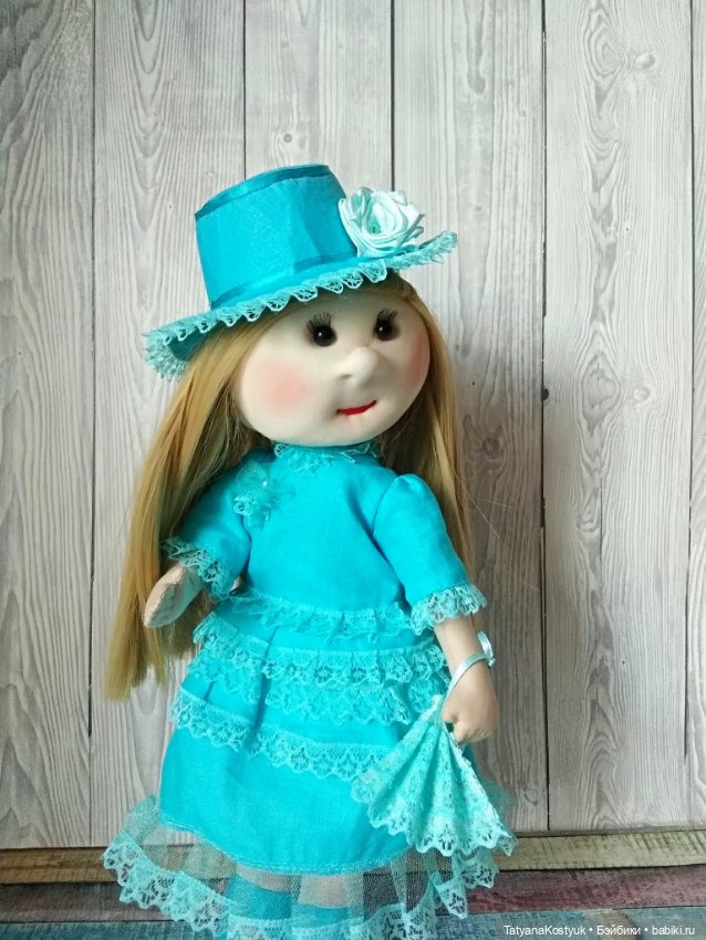 Кукла с веером в бирюзовом льняном платье (фото 5)