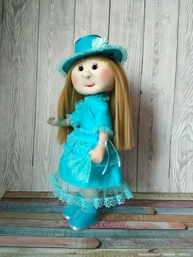 Кукла с веером в бирюзовом льняном платье (фото 6)