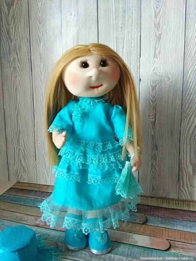 Кукла с веером в бирюзовом льняном платье (фото 7)