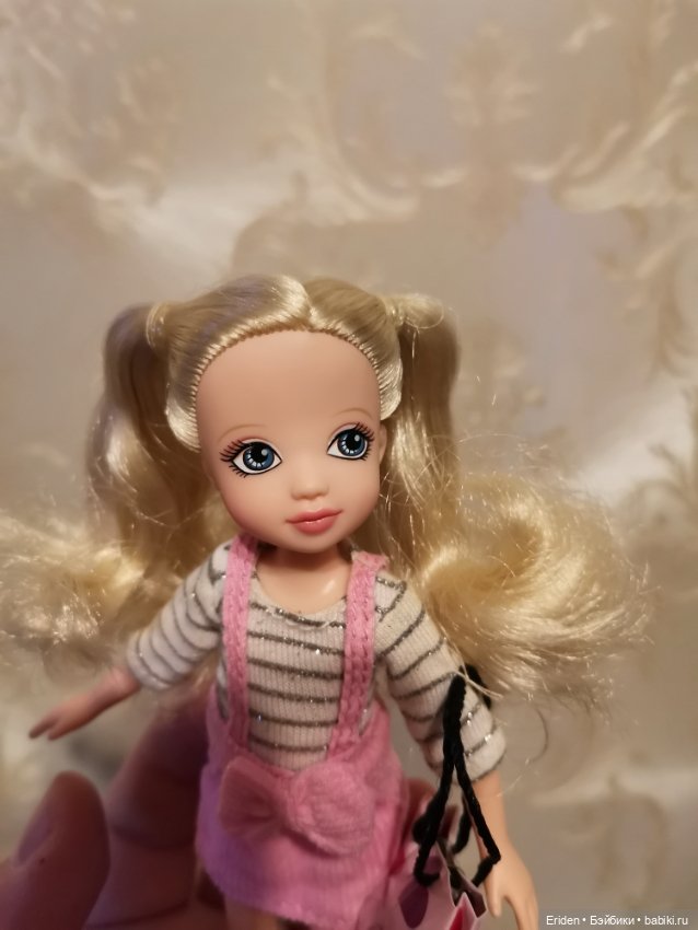 Neve, первый выпуск младшей Moxie Girls (фото 2)