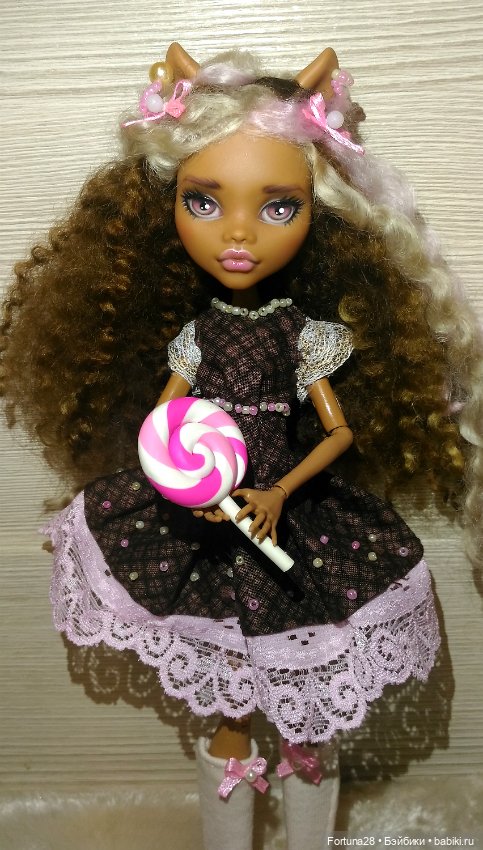 Ягодная шоколадка - много сладости в одной кукле (фото 5)